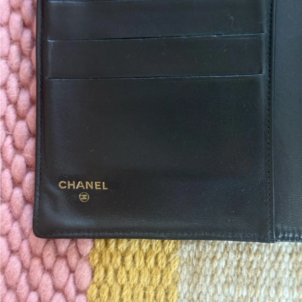 CHANEL Classic Black Leather Wallet - Picture 5 of 10